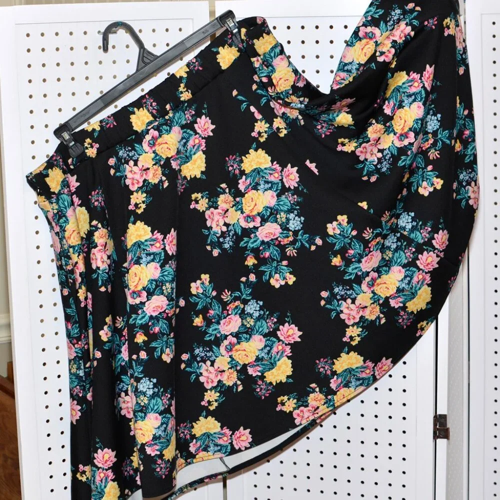 Plus Size 2X Ashley Nell Tipton Vintage Style Floral On Black Midi Skirt - Picture 10 of 12